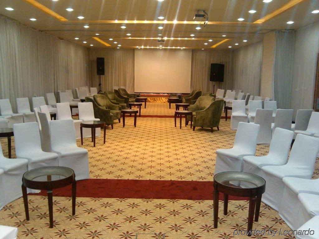 Hilton Garden Inn Riyadh Olaya Zaplecze biznesowe zdjęcie