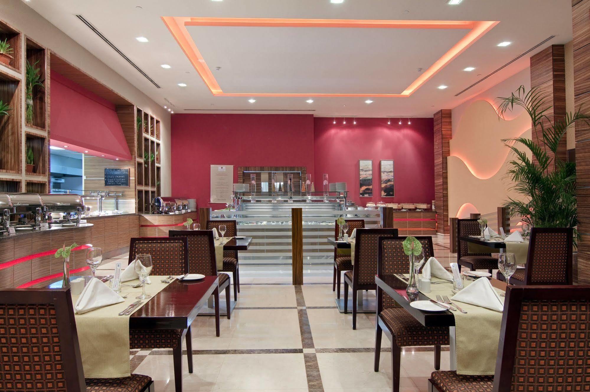 Hilton Garden Inn Riyadh Olaya Restauracja zdjęcie
